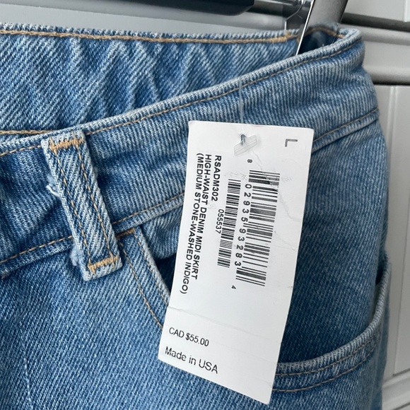 American Apparel Denim Skirt (L) - Picture 5 of 5